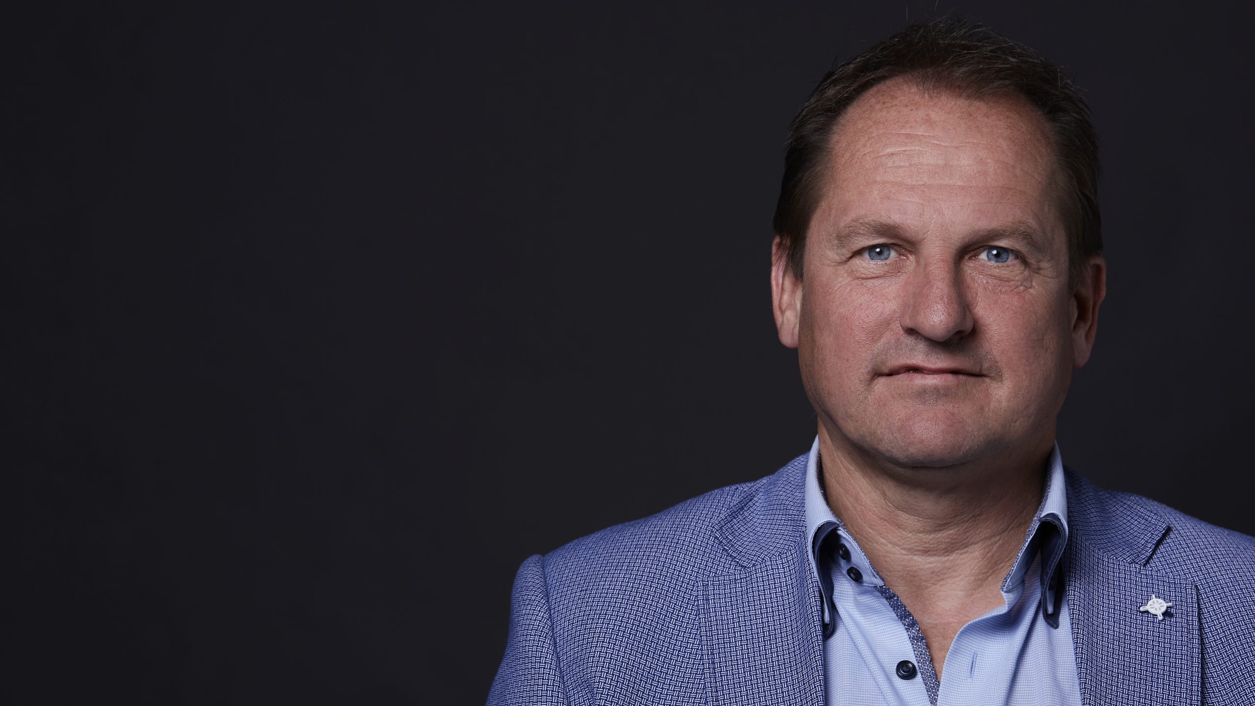  
						Martin  Kiesenhofer						